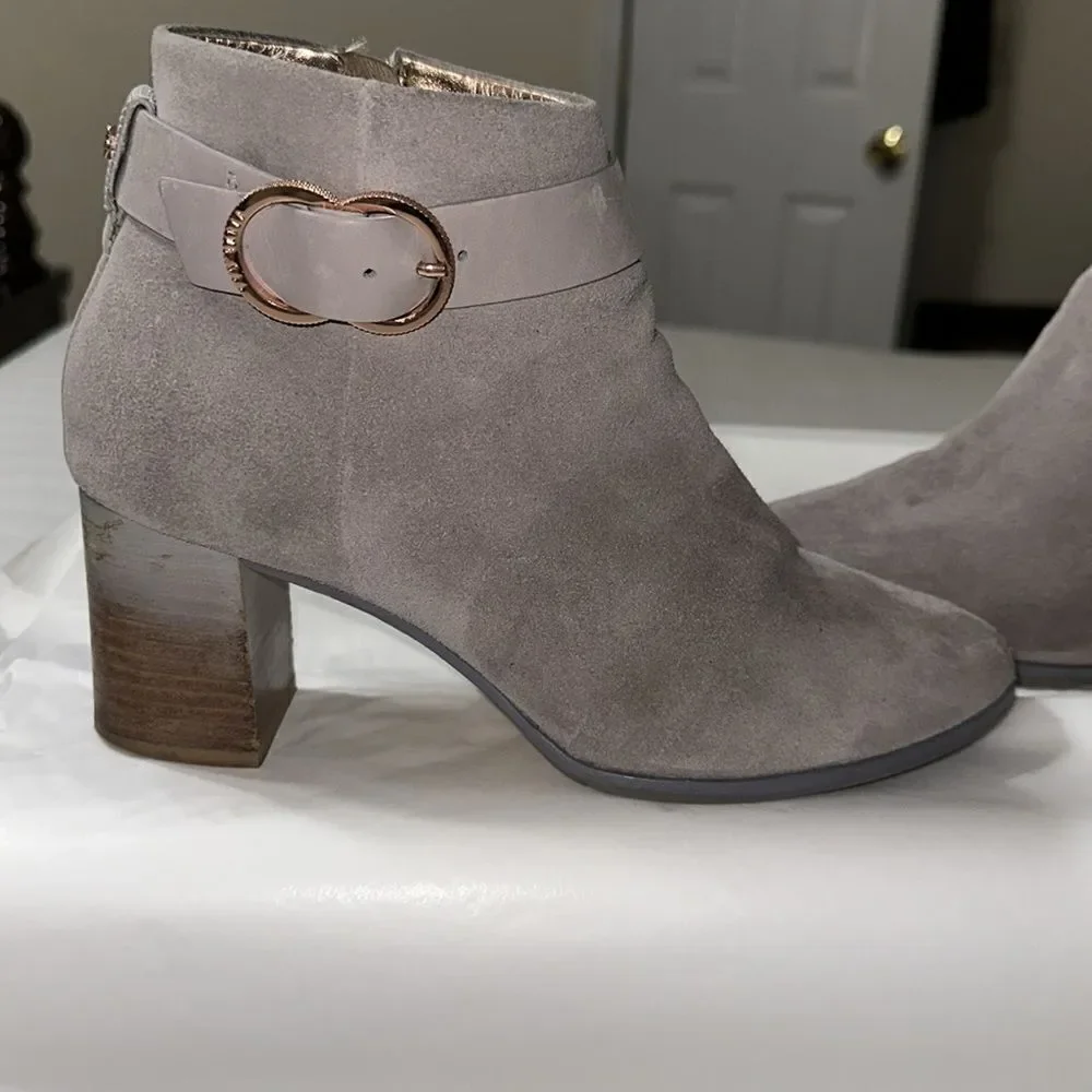 Ted Baker 40.5 Ainthe Ankle Booties in Light Grey Rose Gold